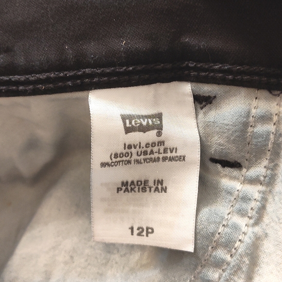 Levis 512 Bermuda Shorts - Picture 4 of 10
